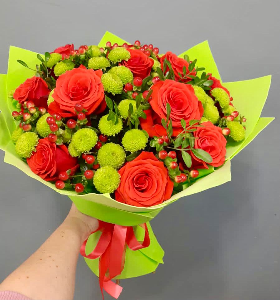 Букет цветов из: Хризантемы и Розы в Парабели