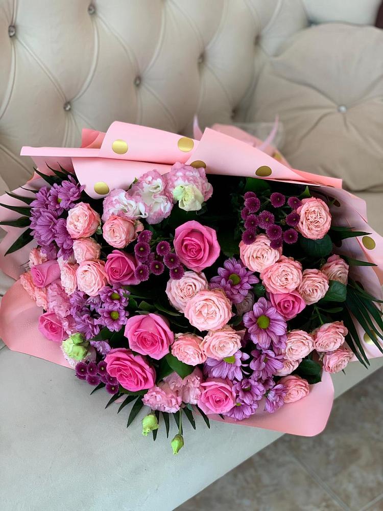 Букет цветов из: Хризантемы, Розы и Лизиантусы в Парабели