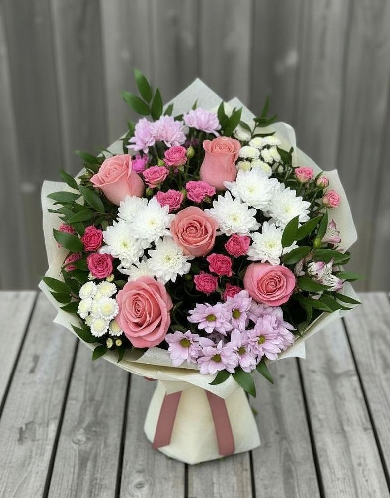 Букет цветов из: Альстромерии, Гвоздики, Розы и Хризантемы в Парабели