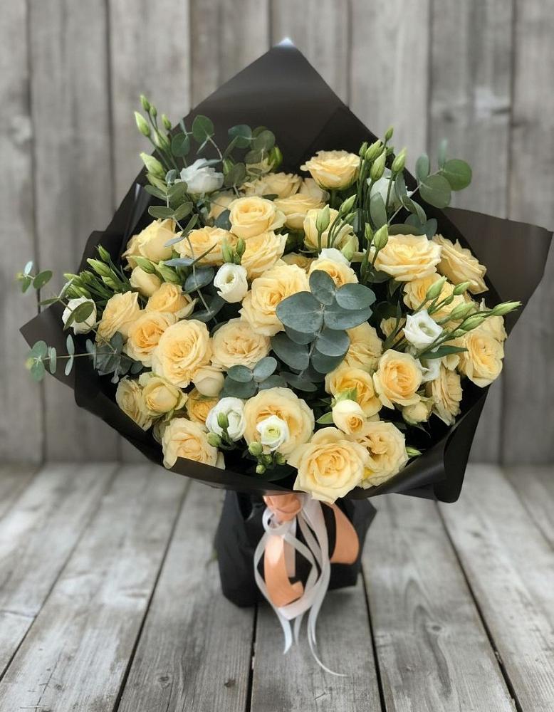 Букет цветов из: Розы и Лизиантусы в Парабели