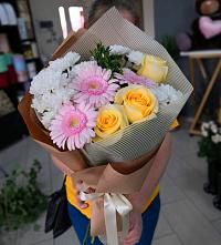 Букет цветов из:  Герберы, Розы и Хризантемы в Парабели