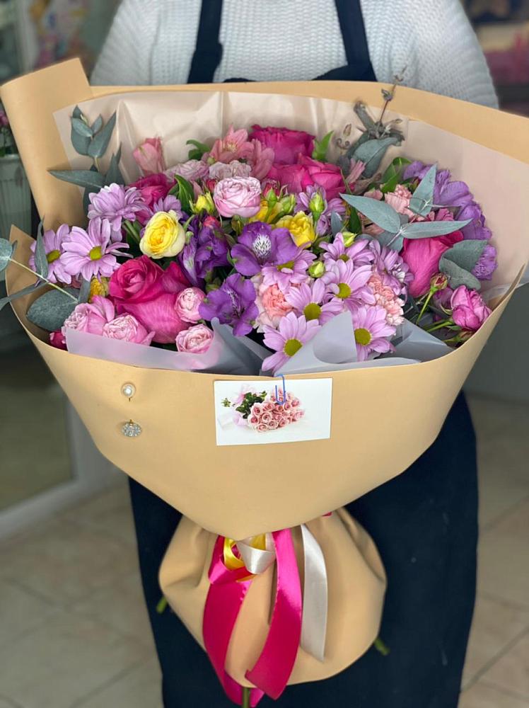 Букет цветов из: Хризантемы, Гвоздики и Альстромерии в Парабели