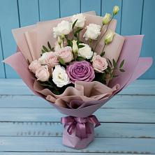 Букет цветов из:  Розы и Лизиантусы в Парабели