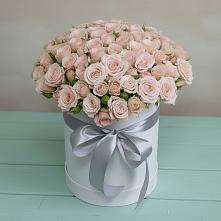 Цветочная композиция из Розы в шляпной коробке в Парабели