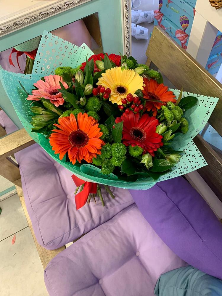 Букет цветов из: Герберы, Хризантемы и Альстромерии в Парабели