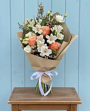 Букет цветов из:  Альстромерии, Лизиантусы, Розы и Хризантемы #REPLACE_PRED# Парабели