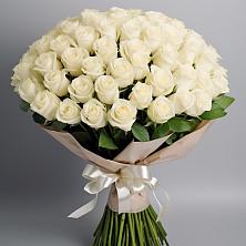 Букет 101 беля роза Белоснежка в Парабели
