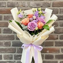 Букет цветов из:  Лизиантусы и Розы в Парабели