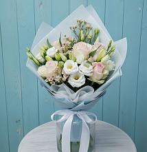 Букет цветов из:  Розы и Лизиантусы в Парабели