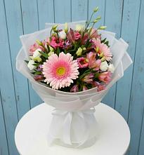 Букет цветов из:  Герберы, Альстромерии и Лизиантусы #REPLACE_PRED# Парабели