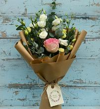 Букет цветов из:  Розы и Лизиантусы в Парабели
