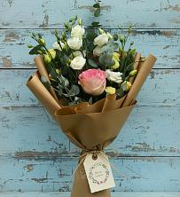 Букет цветов из:  Розы и Лизиантусы в Парабели