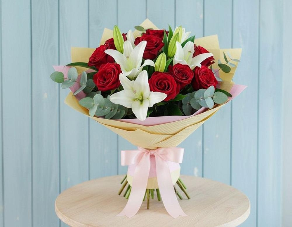 Букет цветов из: Лилии и Розы в Парабели
